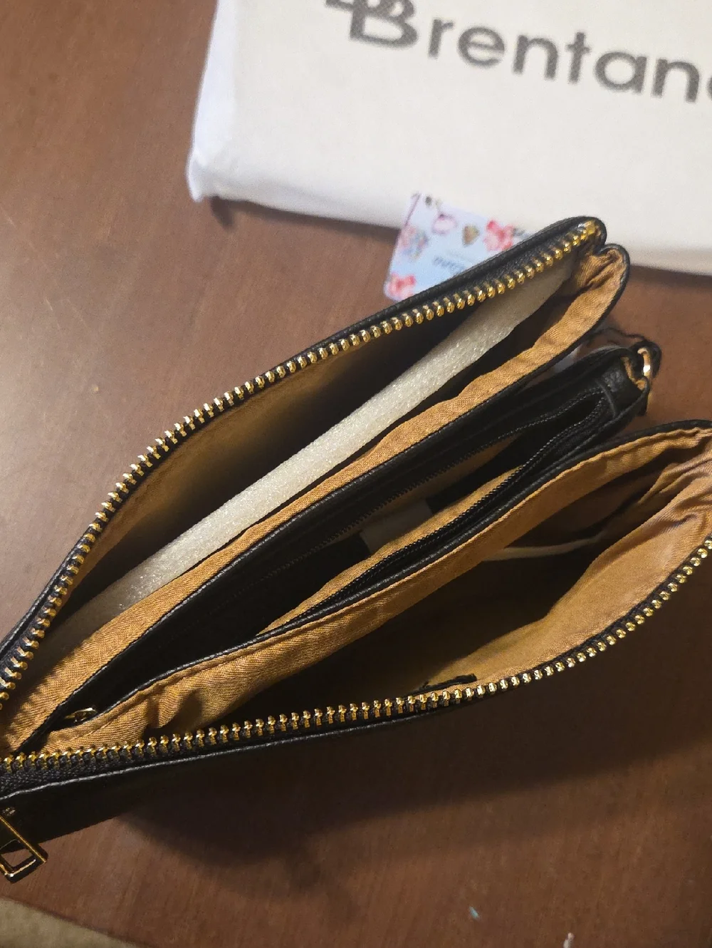 Brentano Clutch - Picture 2 of 6